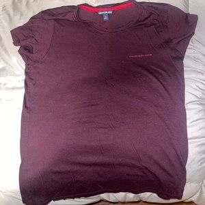 Maroon Calvin Klein t shirt